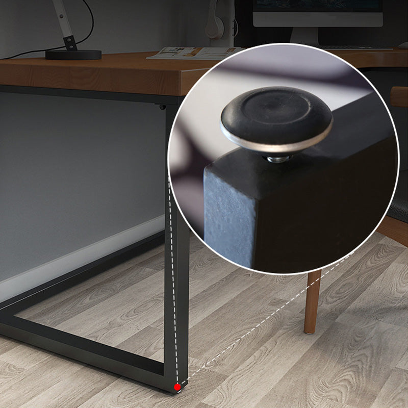 Bureau de bureau en L industriel Bureau en métal Bureau d'écriture avec des jambes en métal