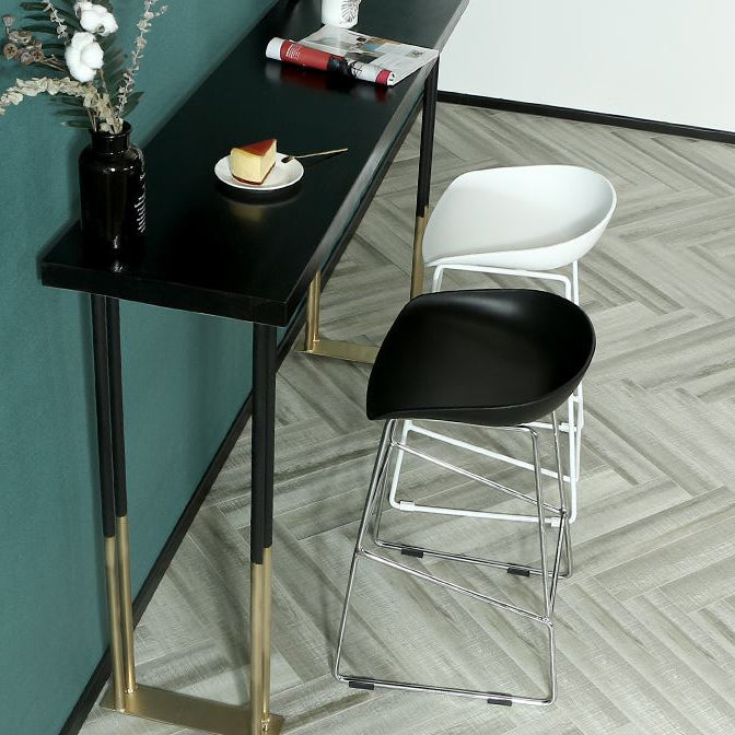 Tabouret de comptoir sans accoudoirs à dossier moderne, haut en métal avec coussin en plastique