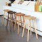 Taburete de bar de madera sin respaldo moderno con pedal y asiento de madera