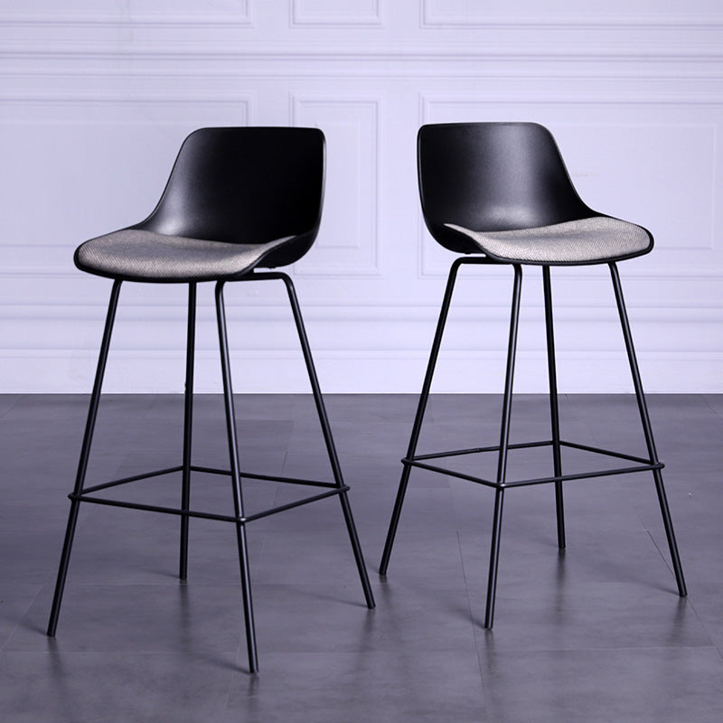 Modern Plastic Bar-stool Bucket Seat Counter Bar Stool with Metal Legs Clearhalo 'Bar Furniture' 'Bar Stools' 'bar_stools' 'furn' 'furn_bar_stools' 'Furniture' 'Kitchen & Dining Furniture' 6221542