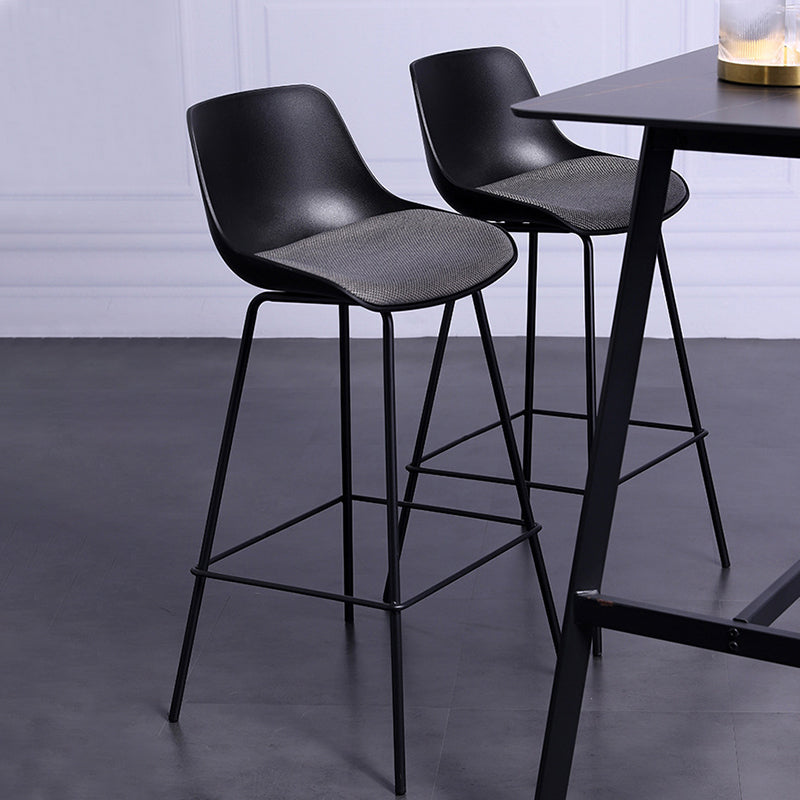 Modern Plastic Bar-stool Bucket Seat Counter Bar Stool with Metal Legs Clearhalo 'Bar Furniture' 'Bar Stools' 'bar_stools' 'furn' 'furn_bar_stools' 'Furniture' 'Kitchen & Dining Furniture' 6221548