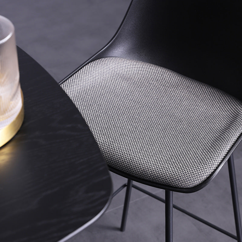 Modern Plastic Bar-stool Bucket Seat Counter Bar Stool with Metal Legs Clearhalo 'Bar Furniture' 'Bar Stools' 'bar_stools' 'furn' 'furn_bar_stools' 'Furniture' 'Kitchen & Dining Furniture' 6221551
