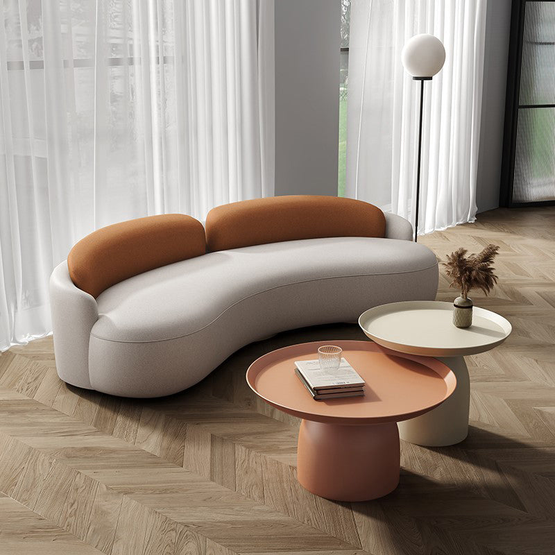 Divano retro stretto in fico contemporaneo con braccio di smoking in bianco