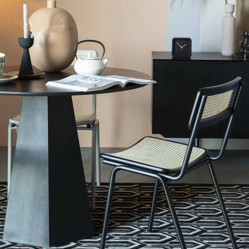 Modern Round Table Pine Solid Wood Pedestal Dining Table in Black Clearhalo 'Dining Tables & Seating' 'Dining Tables' 'dining_table' 'furn' 'furn_dining_table' 'Furniture' 'Kitchen & Dining Furniture' 6229369