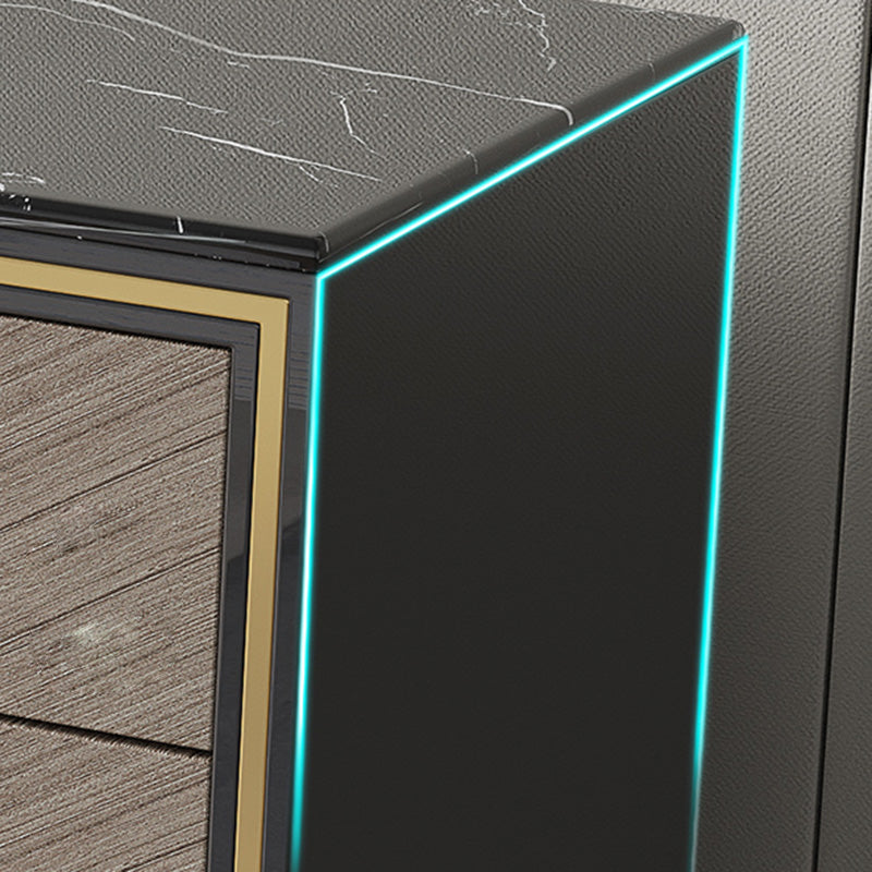 Scheda laterale Glam 4-Drawer Abbazzine nera a 2 porte con base di metallo