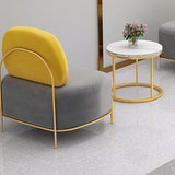 Divano grigio contemporaneo con cornice dorata e divano standard senza braccio