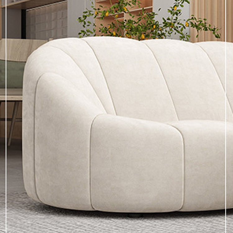 Divano con braccia inclinate contemporanee con schiena stretta per soggiorno