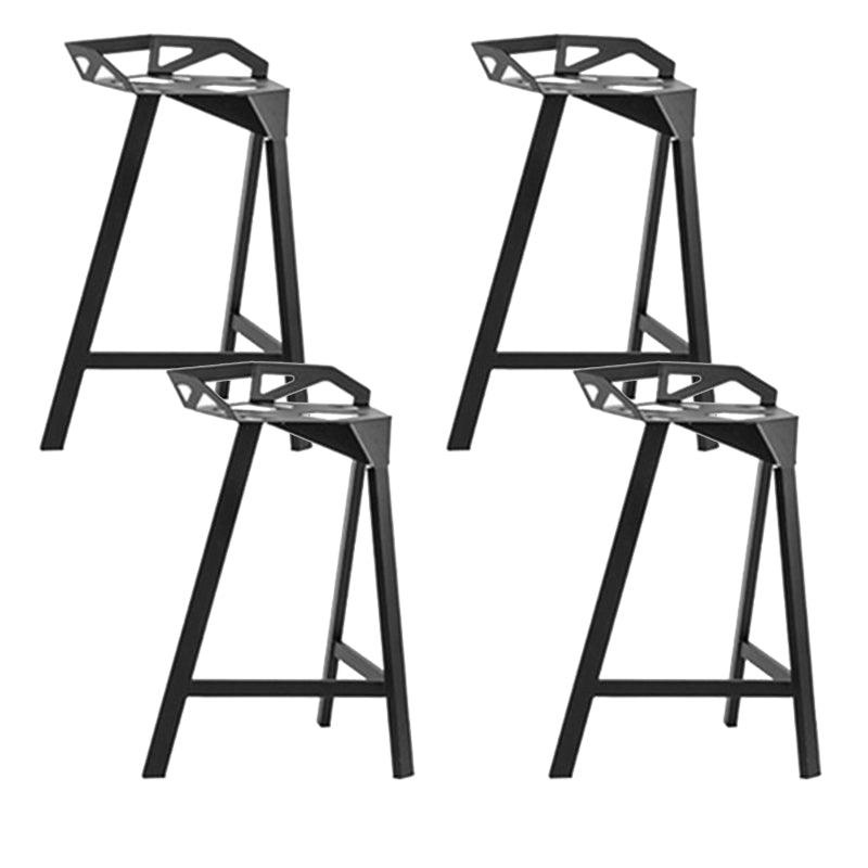 Industrial Low Back Counter Stools Metal Counter Height Stools for Home Use Black 4 Piece Set Counter Stool(26"H) Clearhalo 'Bar Furniture' 'Bar Stools' 'bar_stools' 'furn' 'furn_bar_stools' 'Furniture' 'Kitchen & Dining Furniture' 6244492