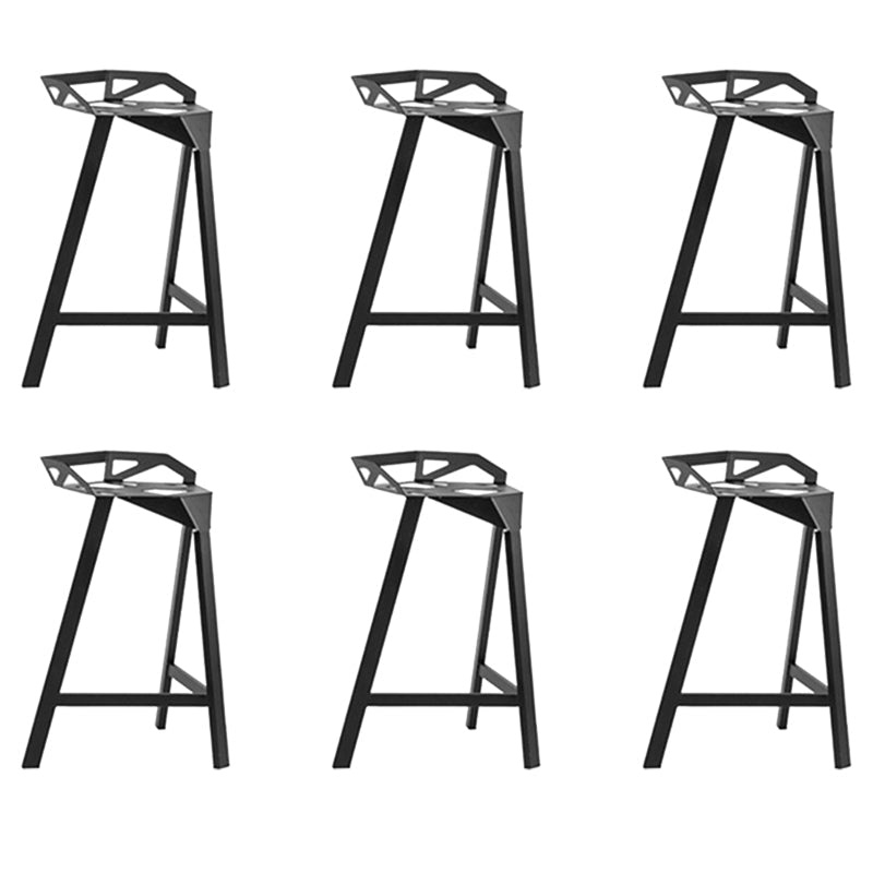 Industrial Low Back Counter Stools Metal Counter Height Stools for Home Use Black 6 Piece Set Counter Stool(26"H) Clearhalo 'Bar Furniture' 'Bar Stools' 'bar_stools' 'furn' 'furn_bar_stools' 'Furniture' 'Kitchen & Dining Furniture' 6244494