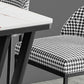 Gepolsterter Barhocker im modernen Stil mit niedriger Rückenlehne und Fußstütze