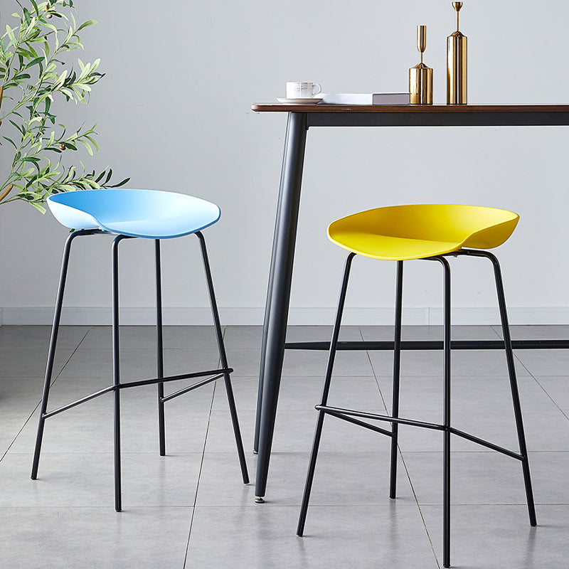 Contemporary Low Back Armless Bar Stool Plastic Bar Stool with Metal Legs Clearhalo 'Bar Furniture' 'Bar Stools' 'bar_stools' 'furn' 'furn_bar_stools' 'Furniture' 'Kitchen & Dining Furniture' 6245793