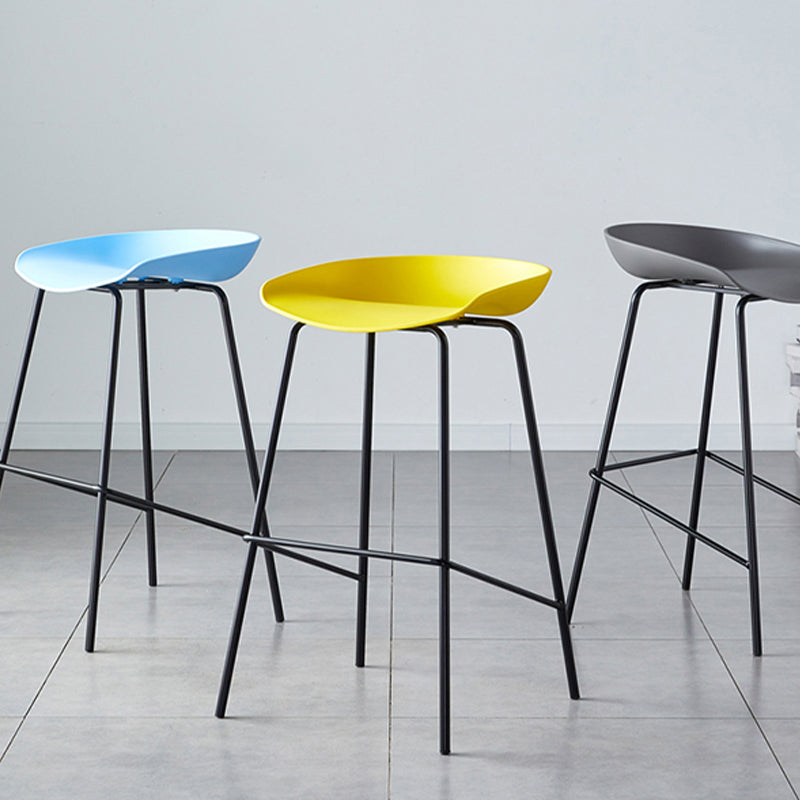 Contemporary Low Back Armless Bar Stool Plastic Bar Stool with Metal Legs Clearhalo 'Bar Furniture' 'Bar Stools' 'bar_stools' 'furn' 'furn_bar_stools' 'Furniture' 'Kitchen & Dining Furniture' 6245799