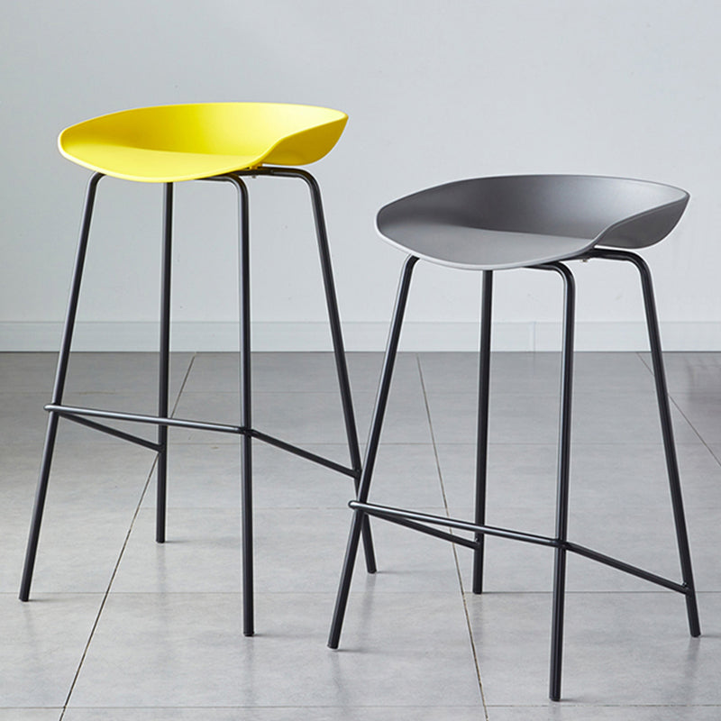 Contemporary Low Back Armless Bar Stool Plastic Bar Stool with Metal Legs Clearhalo 'Bar Furniture' 'Bar Stools' 'bar_stools' 'furn' 'furn_bar_stools' 'Furniture' 'Kitchen & Dining Furniture' 6245809