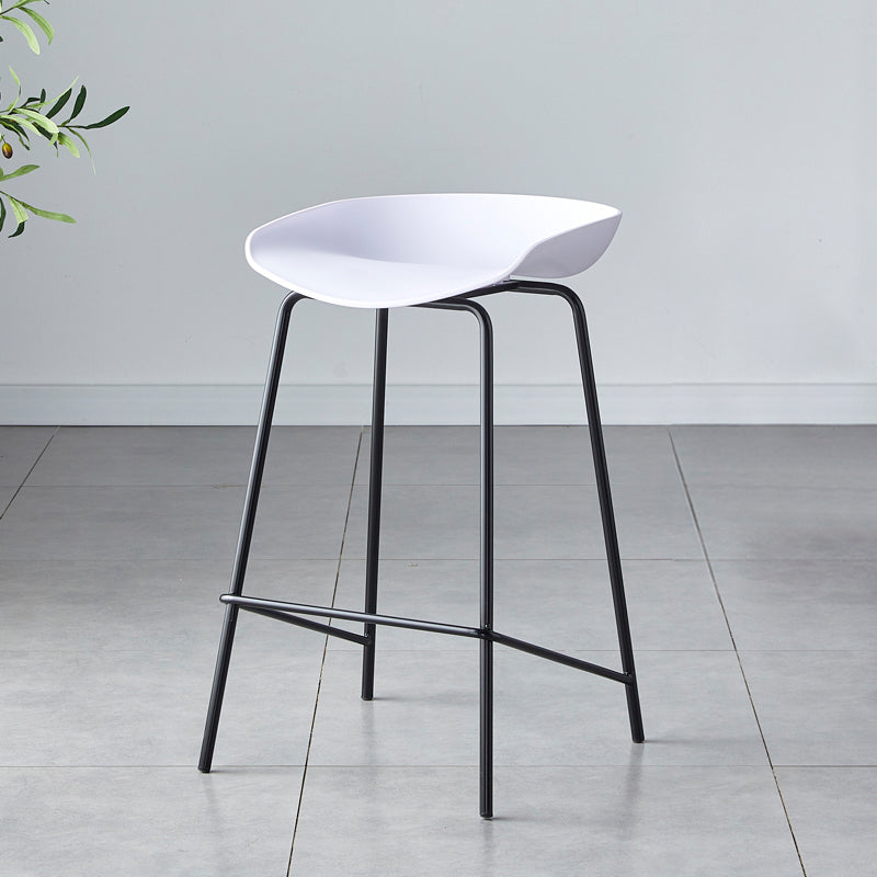 Contemporary Low Back Armless Bar Stool Plastic Bar Stool with Metal Legs White 1 Piece Counter Stool(26"H) Clearhalo 'Bar Furniture' 'Bar Stools' 'bar_stools' 'furn' 'furn_bar_stools' 'Furniture' 'Kitchen & Dining Furniture' 6245848