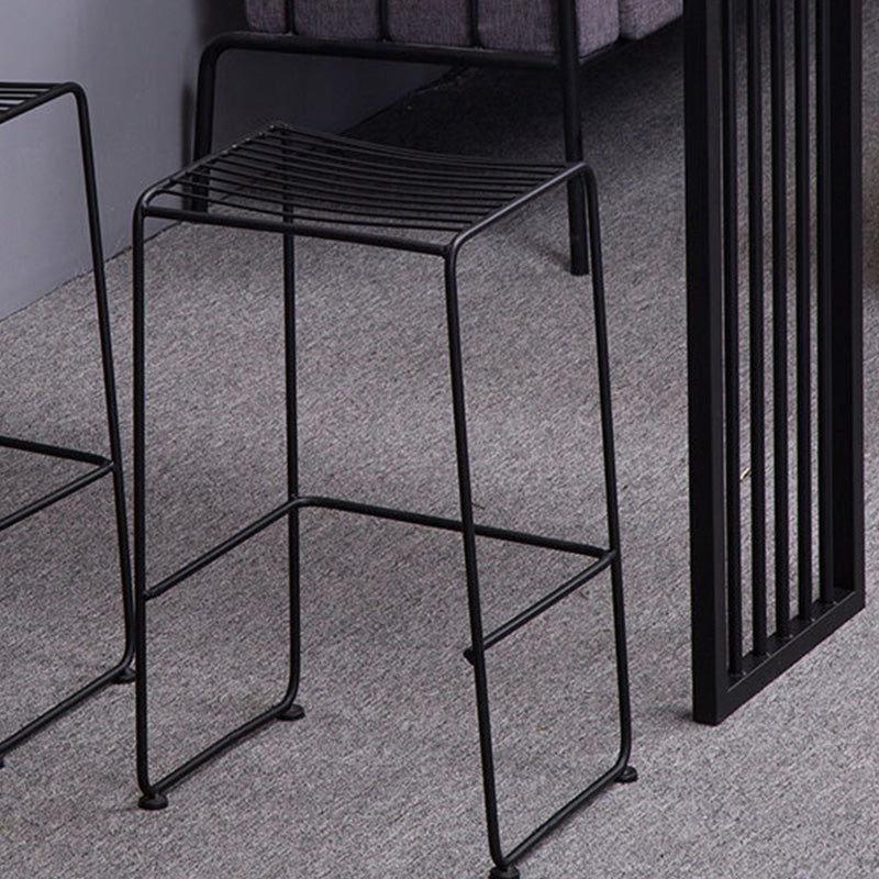 Modern Bar-height Table with Black Base 41.3-inch Height Table for Patio Use Clearhalo 'Bar Furniture' 'Bar Tables' 'bar_tables' 'furn' 'furn_bar_tables' 'Furniture' 'Kitchen & Dining Furniture' 6247672