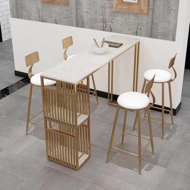 Glamour-Barthekentisch aus Kunstmarmor. Rechteckiger Barthekentisch mit Metallbeinen