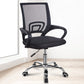 Moderne bureaustoel van zwart gaas Computerstoel Stoel met middenrug en wielen