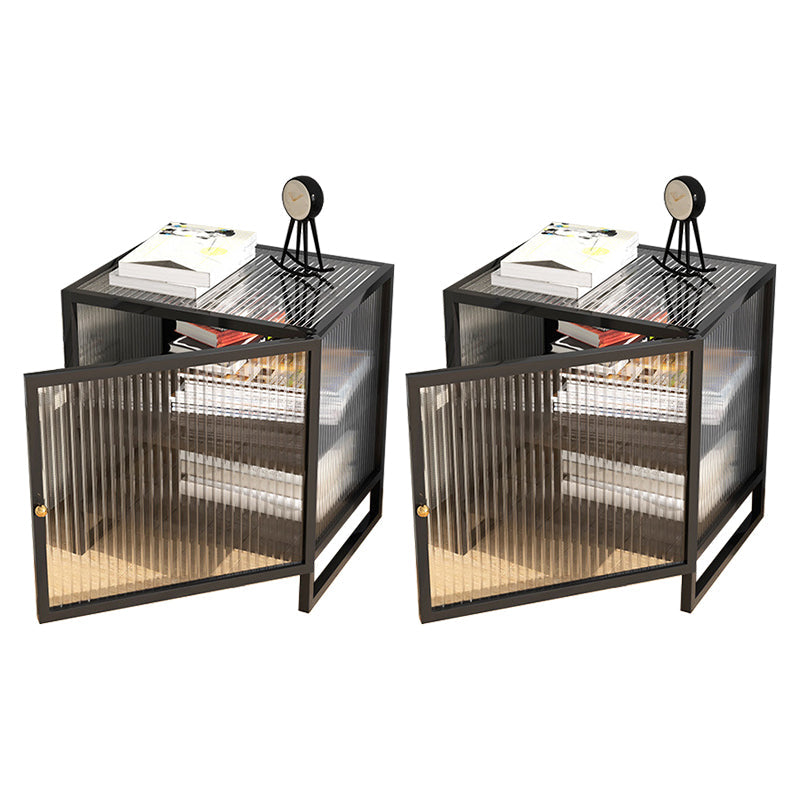 Mesa de nocturna de vidrio nocturno de metal contemporáneo con 1 puerta, 21.7 "de alto