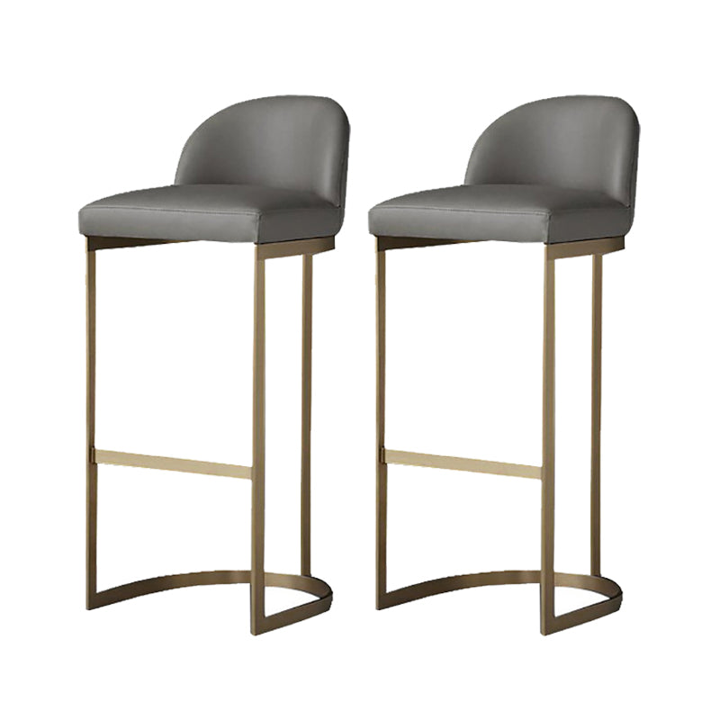 Sedia contropietta in vetrina in pelle finta contemporanea sgabello sul retro con gambe metalliche