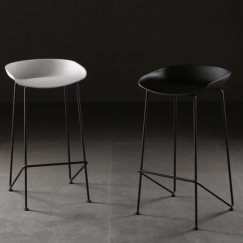 Tabouret de bar en plastique sans accoudoirs, hauteur de comptoir, tabouret moderne d'intérieur pour salon