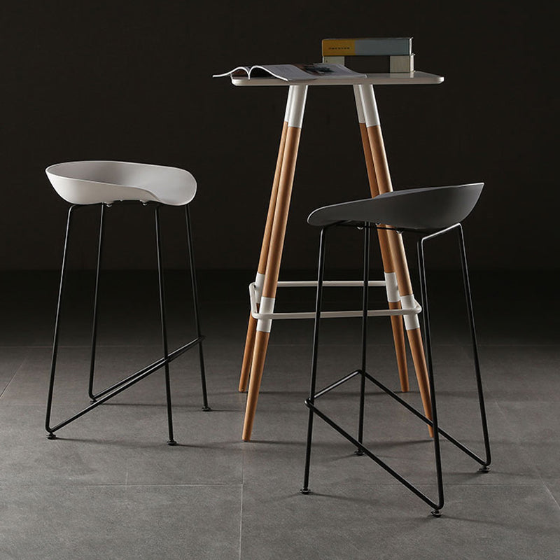 Tabouret de bar en plastique sans accoudoirs, hauteur de comptoir, tabouret moderne d'intérieur pour salon