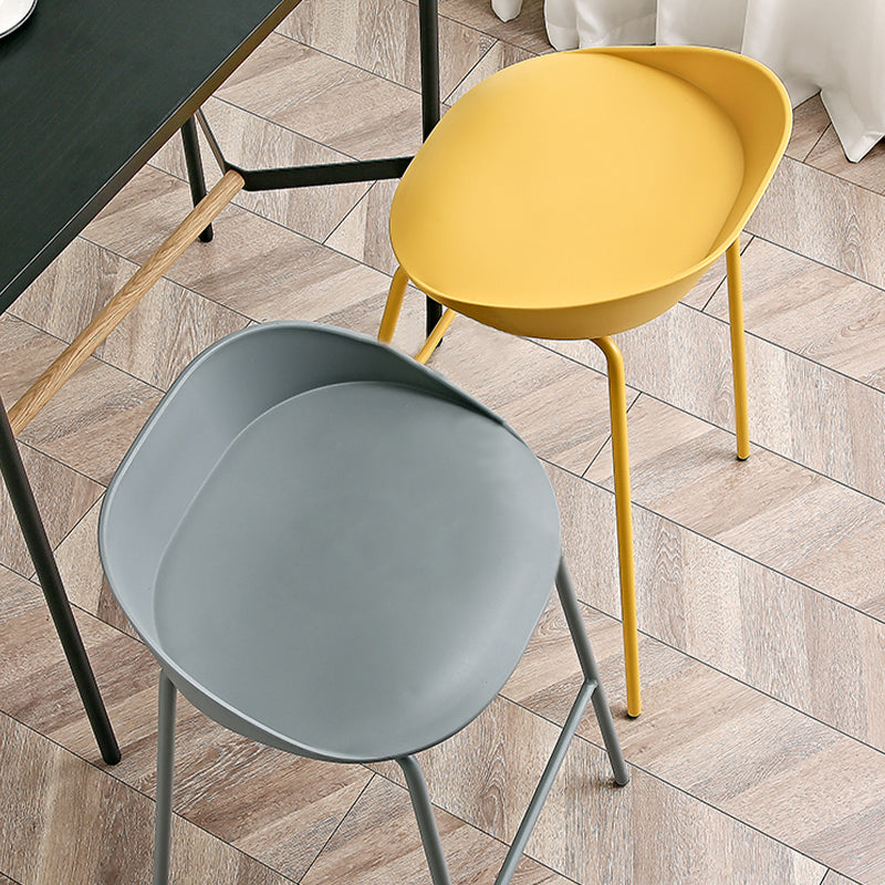 Indoor Plastic and Metal Bar Stool Modern Low Back Armless Bar Stool Clearhalo 'Bar Furniture' 'Bar Stools' 'bar_stools' 'furn' 'furn_bar_stools' 'Furniture' 'Kitchen & Dining Furniture' 6263298