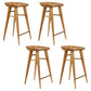 Tabouret de bar contemporain en bois massif avec siège profilé sans dossier et repose-pieds