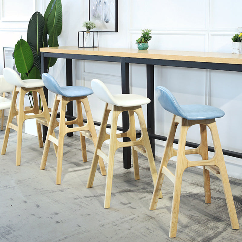 低い帯域装飾されたバースツール屋内スカンジナビアのソリッドウッドフレームバースツール