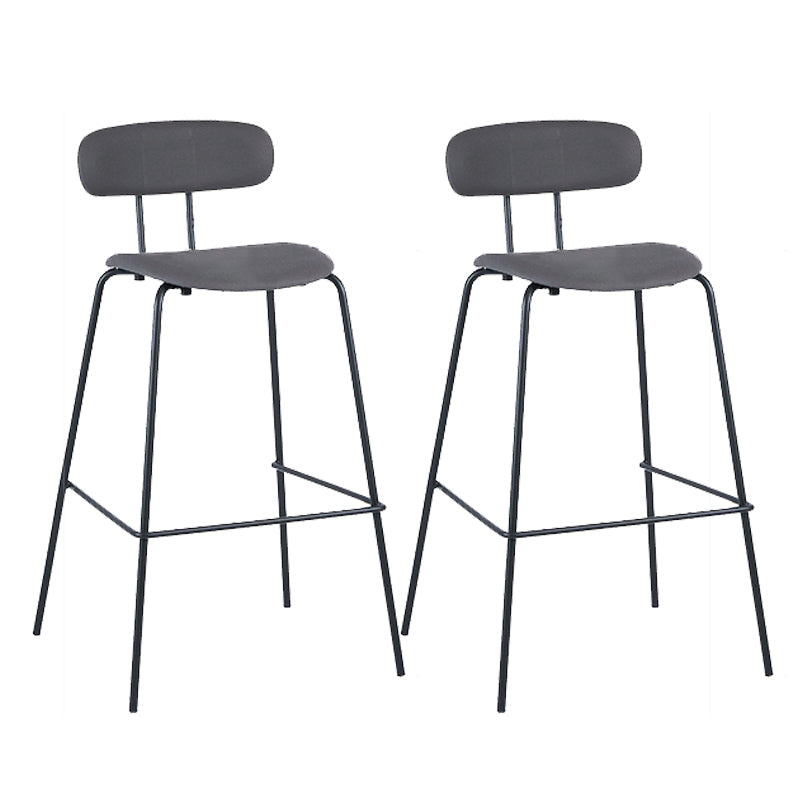 Taburete de bar tapizado de cuero sin brazos con respaldo moderno y base de metal