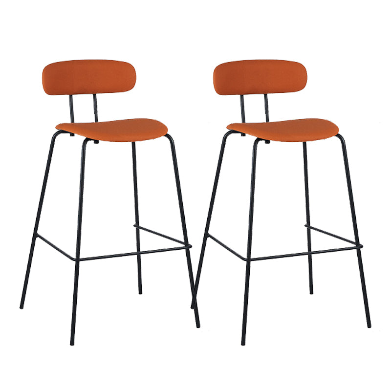 Taburete de bar tapizado de cuero sin brazos con respaldo moderno y base de metal