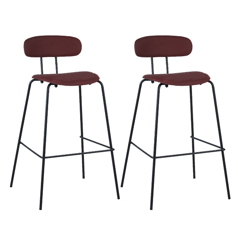 Taburete de bar tapizado de cuero sin brazos con respaldo moderno y base de metal