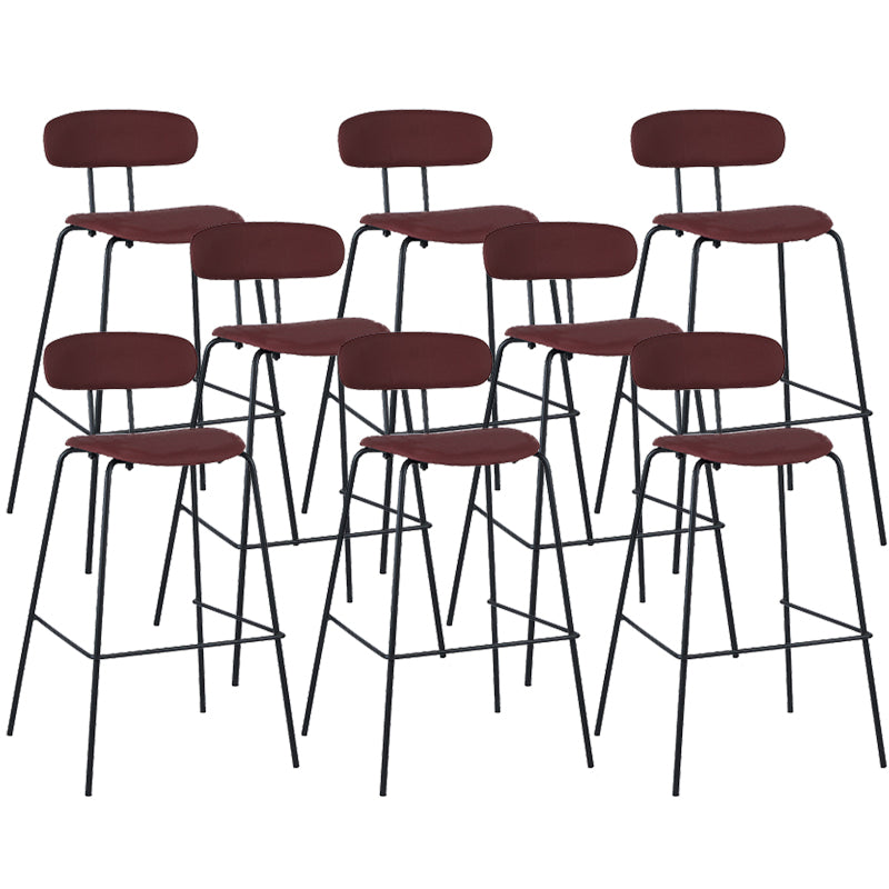 Taburete de bar tapizado de cuero sin brazos con respaldo moderno y base de metal
