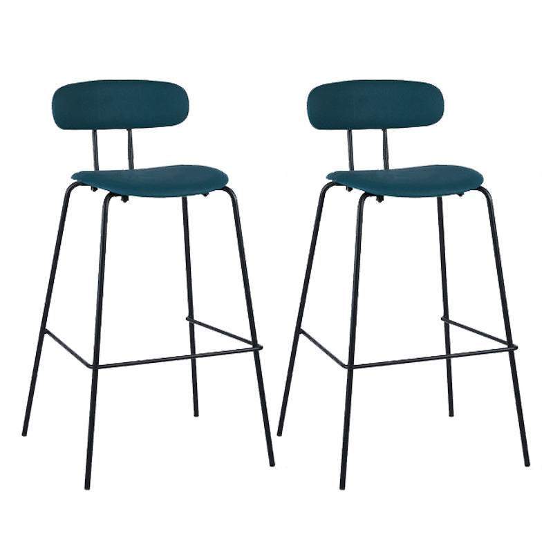 Taburete de bar tapizado de cuero sin brazos con respaldo moderno y base de metal