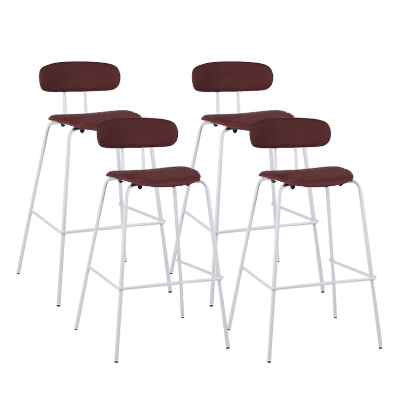 Taburete de bar tapizado de cuero sin brazos con respaldo moderno y base de metal