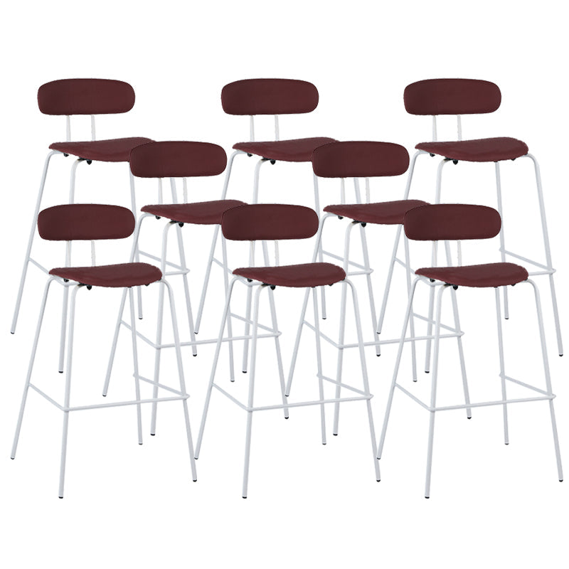 Taburete de bar tapizado de cuero sin brazos con respaldo moderno y base de metal