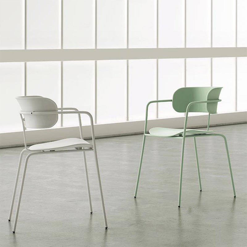 Zeitgenössischer Metall Esszimmerstuhl Arm Open Rücken Essneitenstuhl für Esszimmer