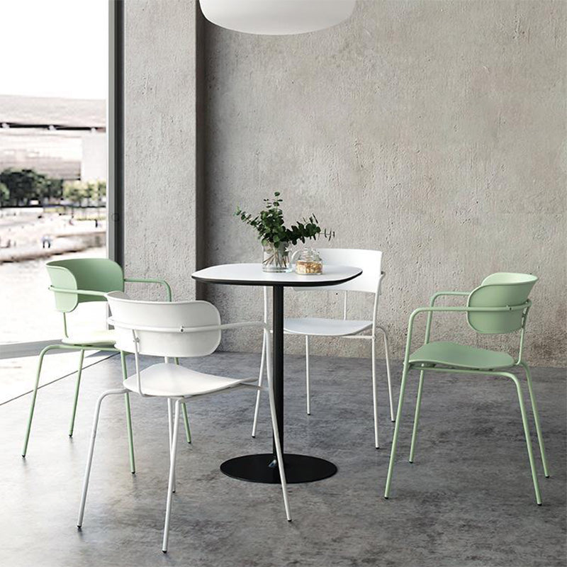 Zeitgenössischer Metall Esszimmerstuhl Arm Open Rücken Essneitenstuhl für Esszimmer