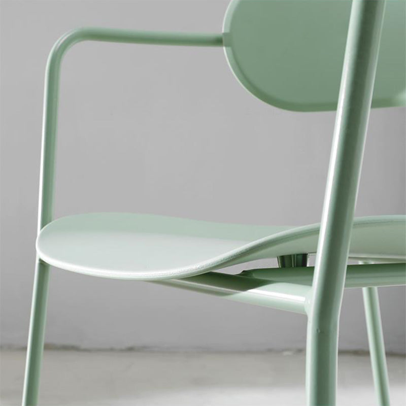 Zeitgenössischer Metall Esszimmerstuhl Arm Open Rücken Essneitenstuhl für Esszimmer