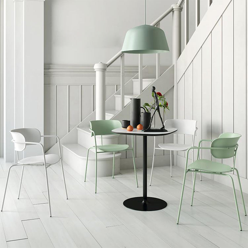 Zeitgenössischer Metall Esszimmerstuhl Arm Open Rücken Essneitenstuhl für Esszimmer