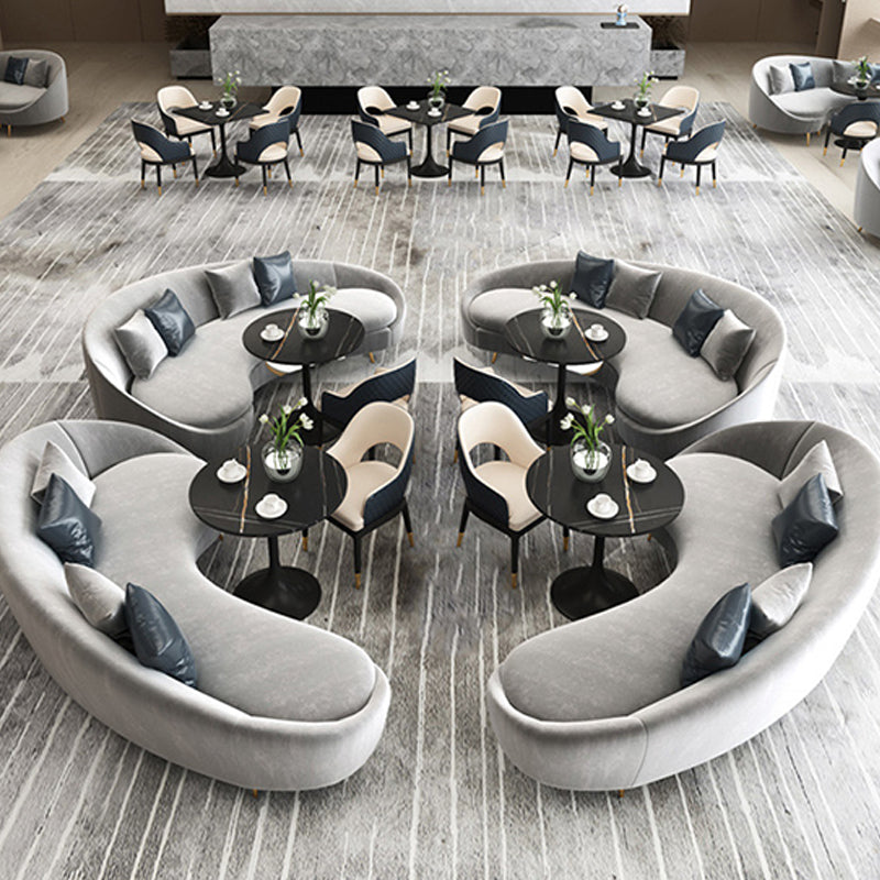 Moderne eettafel van gesinterd steen, ronde eettafel voor de keuken