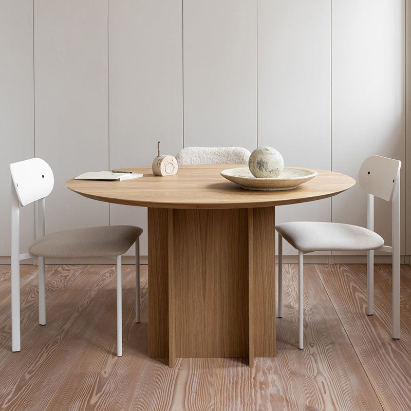 Modern Wood Pedestal Base Table Natural Round Dining Room Kitchen Table 47.2"L x 47.2"W x 29.5"H Without Chairs Clearhalo 'Dining Tables & Seating' 'Dining Tables' 'dining_table' 'furn' 'furn_dining_table' 'Furniture' 'Kitchen & Dining Furniture' 6277584