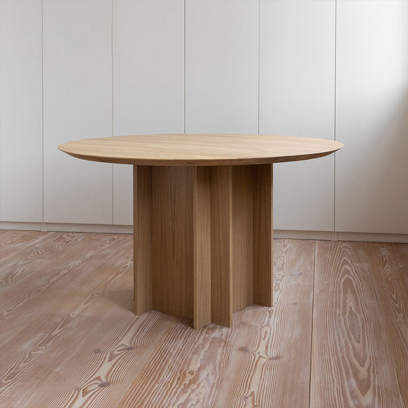 Modern Wood Pedestal Base Table Natural Round Dining Room Kitchen Table 39.4"L x 39.4"W x 29.5"H Without Chairs Clearhalo 'Dining Tables & Seating' 'Dining Tables' 'dining_table' 'furn' 'furn_dining_table' 'Furniture' 'Kitchen & Dining Furniture' 6277586