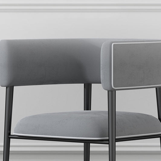 Industrieel gestoffeerde fluwelen armstoel Open achterste eetkamerstoel voor thuis