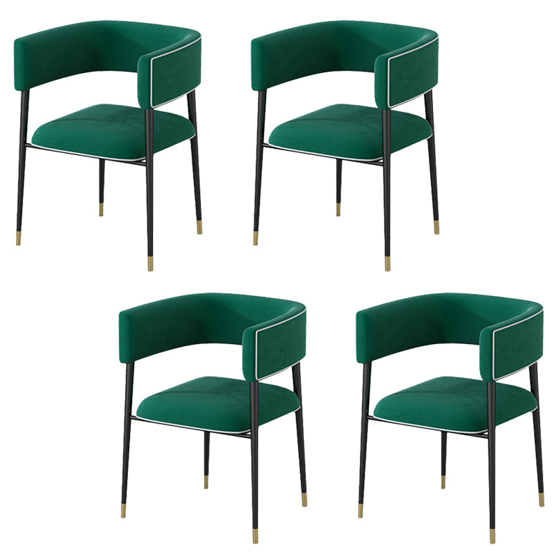 Industrieel gestoffeerde fluwelen armstoel Open achterste eetkamerstoel voor thuis