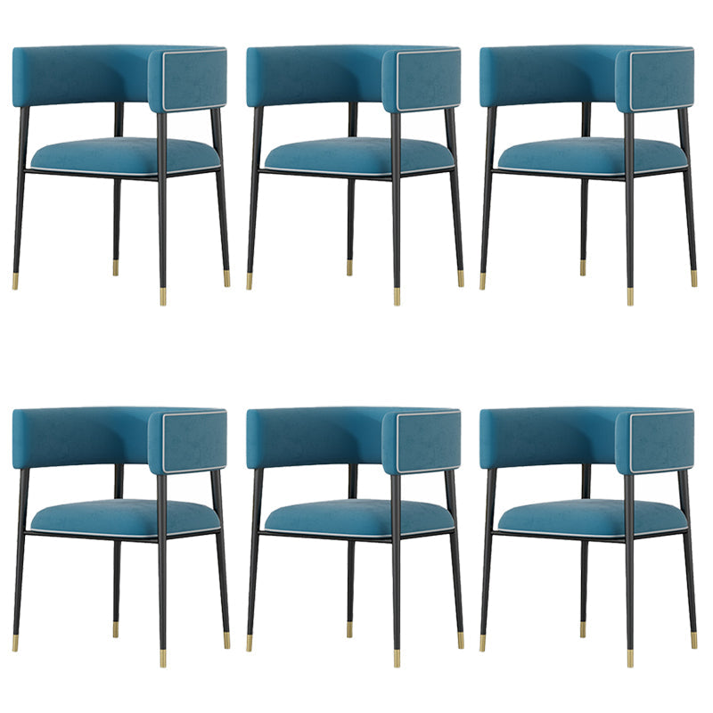 Industrieel gestoffeerde fluwelen armstoel Open achterste eetkamerstoel voor thuis