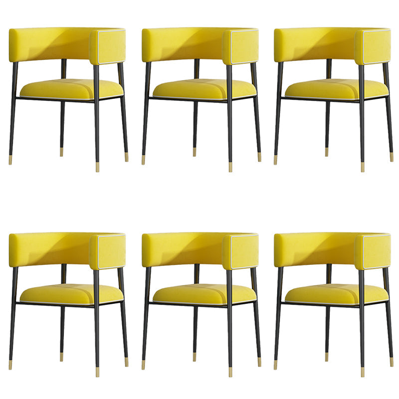 Industrieel gestoffeerde fluwelen armstoel Open achterste eetkamerstoel voor thuis