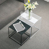 棚の中世のアイアンフレームコーヒーテーブルセット付きスクエア2ネスティングコーヒーテーブル