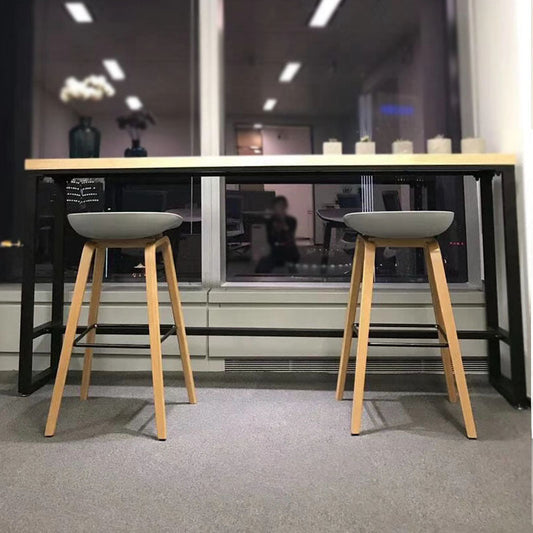 Sgabello da bar con bancono di plastica scandinavo con poggiapiedi senza poggiapiedi