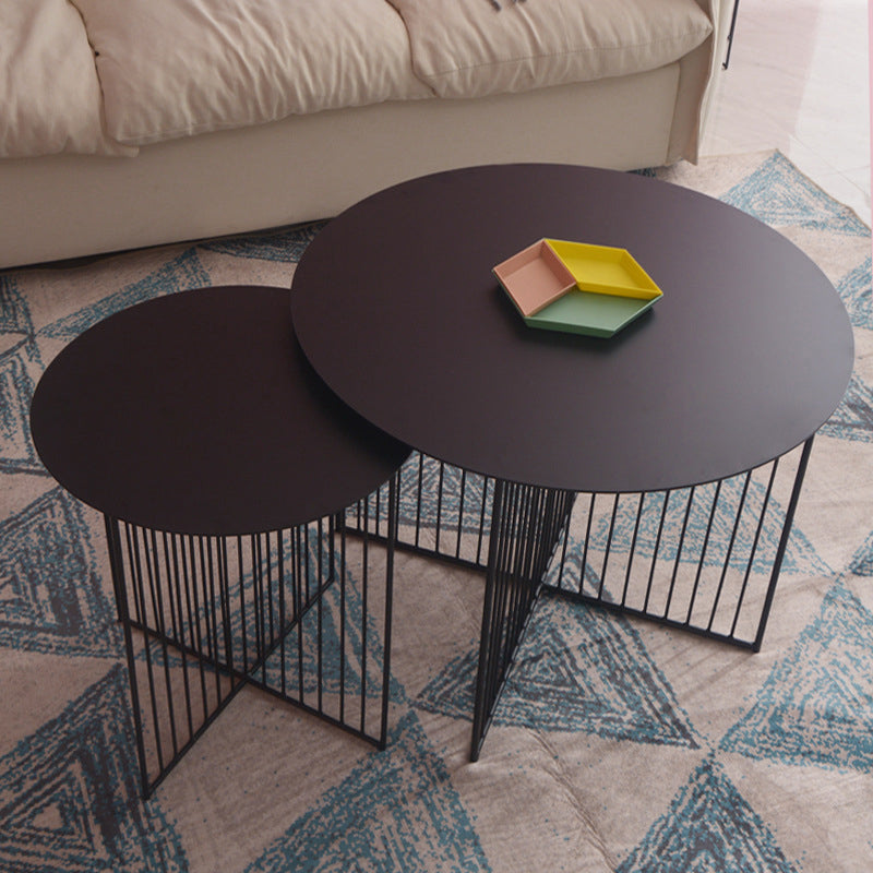 Mesa de centro moderna de hierro de mediados de siglo, mesa de cóctel con marco redondo de metal