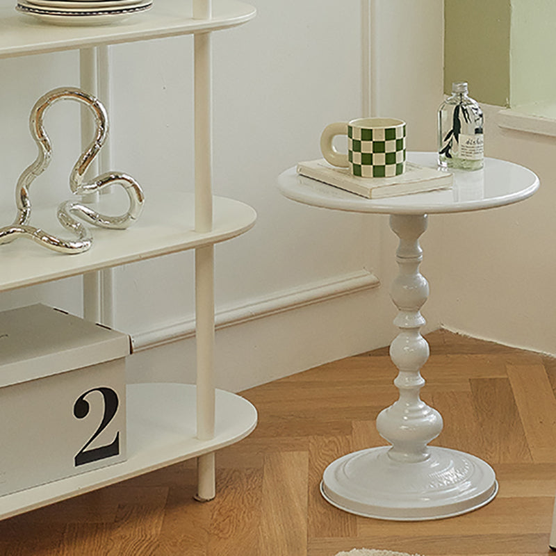 Tabla de extremo redonda de metal modernista Tabla de pedestal de 20.5 "de altura